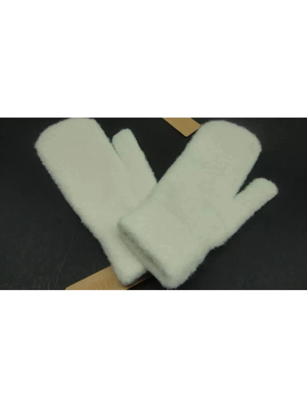 Steve Madden pairs mittens